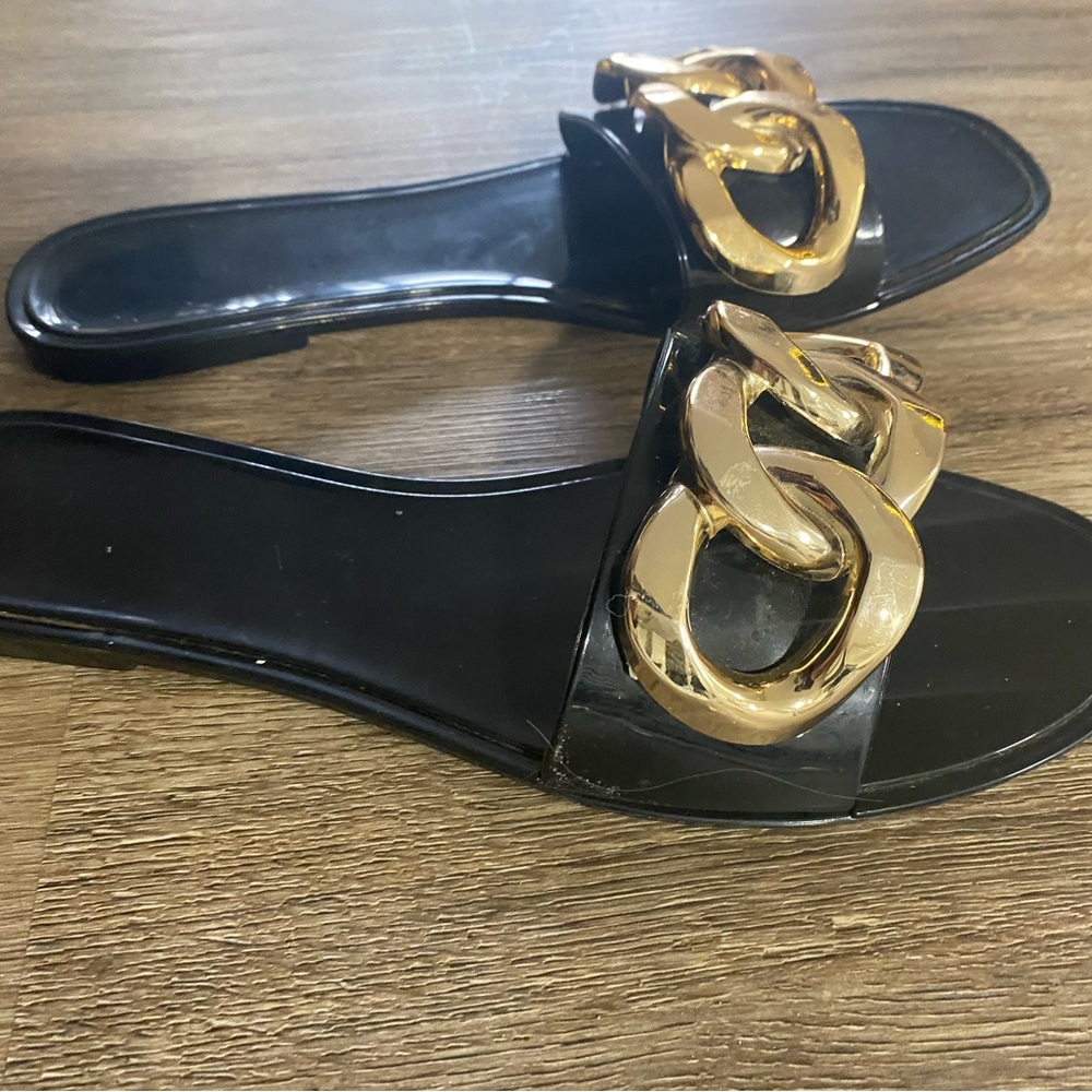 Ladies sandals